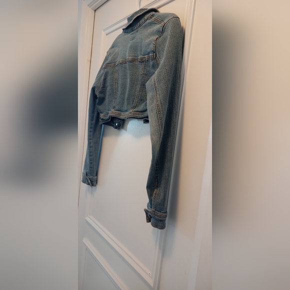 Premium Vintage Denim Crop Jacket - Picture 7 of 8